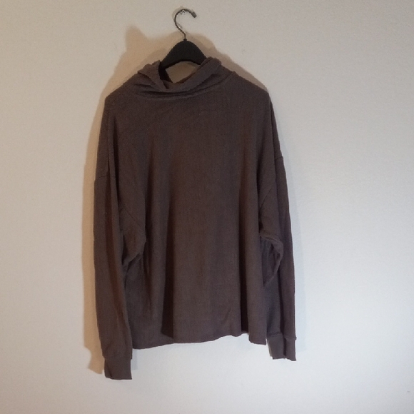 Universal Thread Long Sleeve Mock Turtleneck Pullover Blouse - Picture 5 of 5